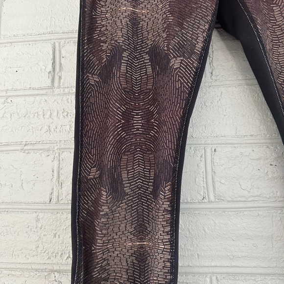 LULULEMON Leggings, Wunder Under Size 6 - Picture 2 of 10